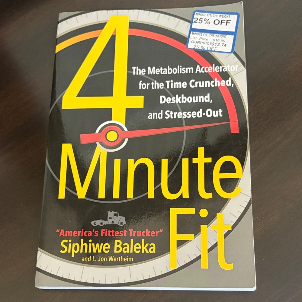 4 Minute Fit by Siphiwe Baleka - Black and Yellow Cover